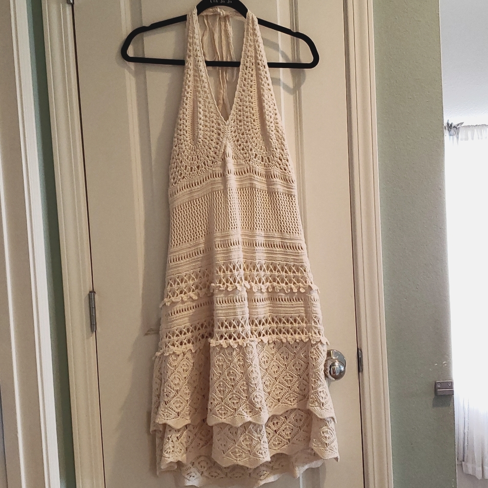 Beach dress on off white size XL, lined with beautiful crochet design.